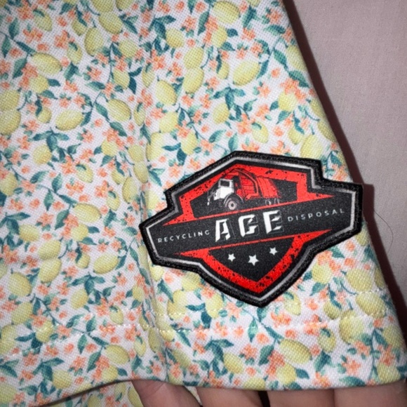 Walter Hagen Floral Button Down Shirt - Picture 3 of 7